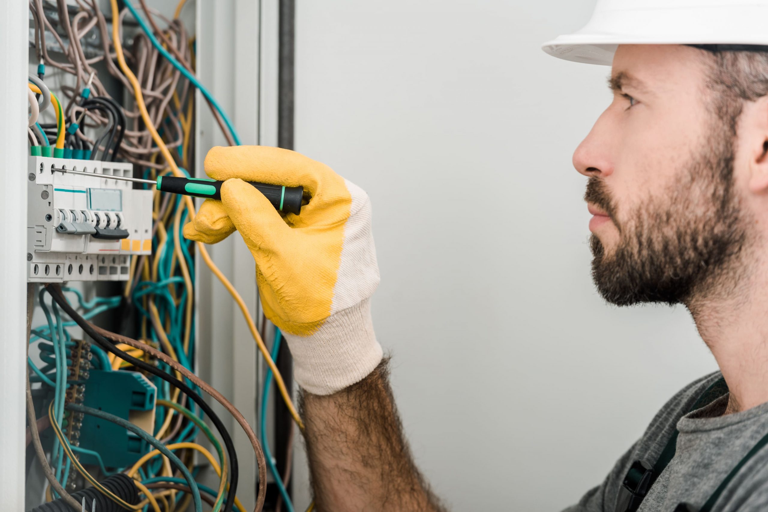 5 Signs That Your Home Needs Electrical Repairs ASAP